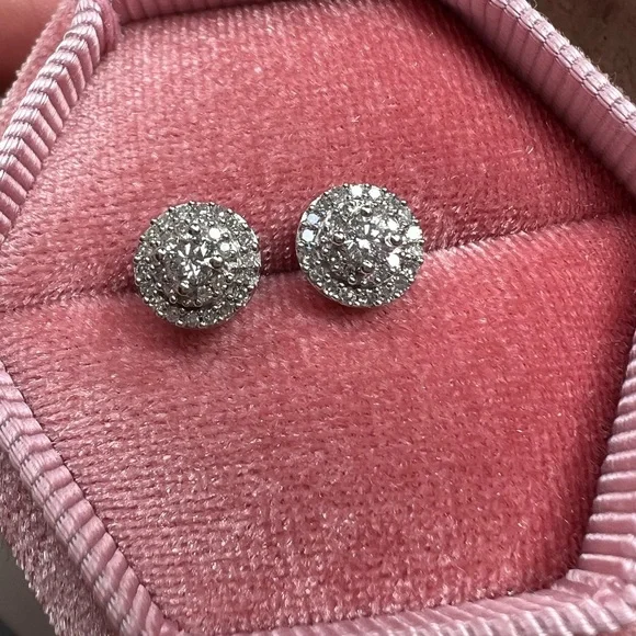 10K White Gold Diamond Clusters Earrings - Picture 3 of 6